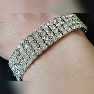 Elegant White/Silver Faux Rhinestones Stretchable Bracelet.